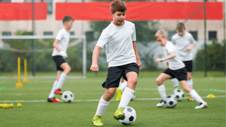 Jenis-Jenis Teknik Dasar Permainan Sepak Bola